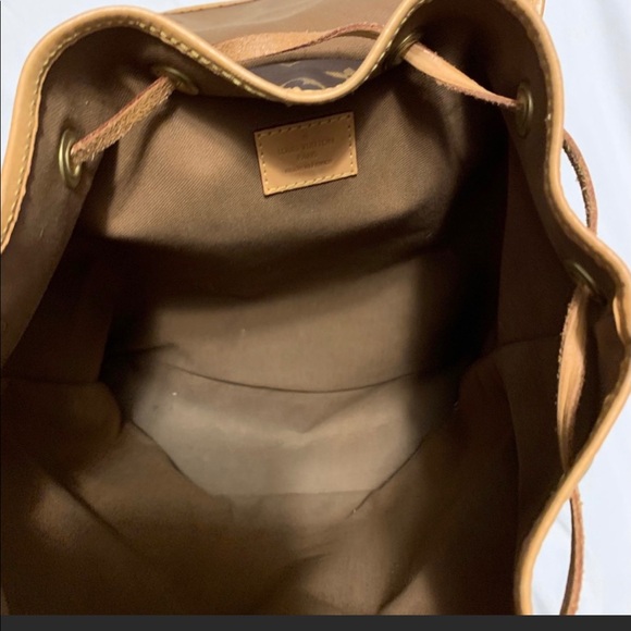 LV backpack - Picture 4 of 5